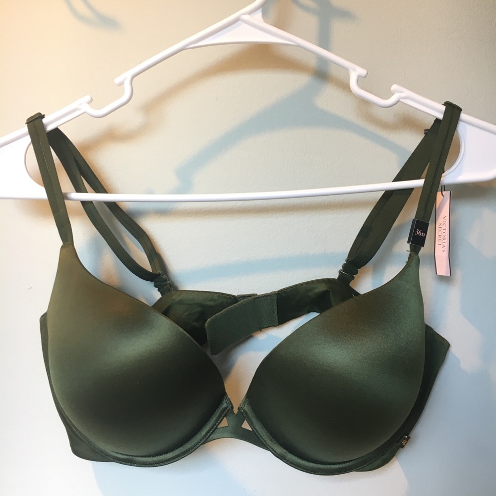 NWT - Victoria’s Secret “Very Sexy Push-up” Bra